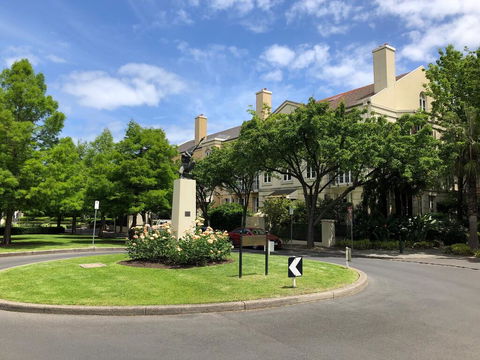 MCG, Rod Laver, City - Best Location In Melbourne - Accommodation Bookings 3