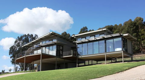 McLaren Eye - Accommodation Bookings 0