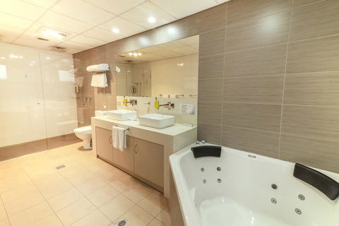 Mercure Orange - Accommodation Bookings 1