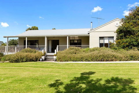 MERMAIDS ON MARENGO - Large Home With Wifi - Accommodation Bookings 1