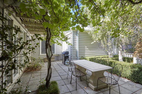 Mews Cottages - Accommodation Bookings 1