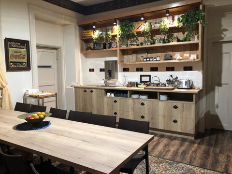 Mickey Bourke's Koroit Hotel - Accommodation Bookings 3