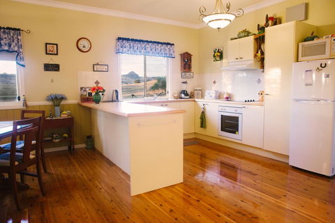 Milford Country Cottages - Accommodation Bookings 3