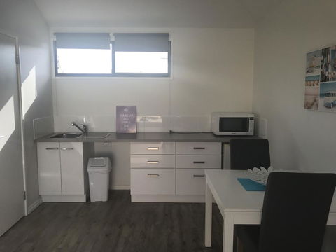 Mindarie Beach Studio - Accommodation Bookings 2