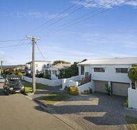 Minutes walk to Peregian Beach and surf - Unit 1/28 Pelican Street - Accommodation Bookings