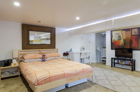 Modern & Homely Comfort - Accommodation Bookings 0