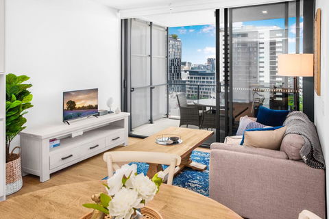 Modern 1-Bed Apartment With Balcony And Leisure Area - Accommodation Bookings 2