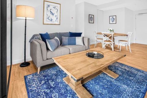 Modern 1-Bed Apartment With Balcony And Leisure Area - Accommodation Bookings 1