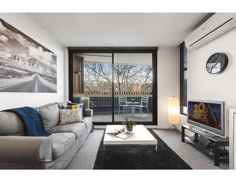 Modern 2 Bed Apartment In Trendy Collingwood - Accommodation Bookings 0
