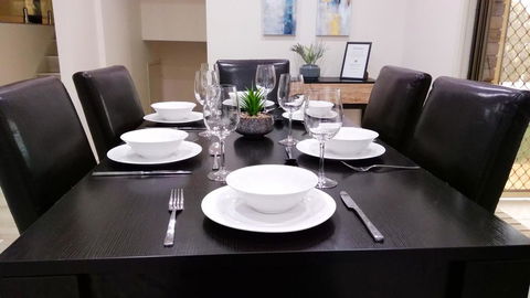 Modern 4-Bedroom House On Cunningham Near Singleton CBD Hunter Valley - Accommodation Bookings 3