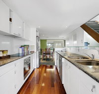 Modern Brisbane City Penthouse - Accommodation Bookings
