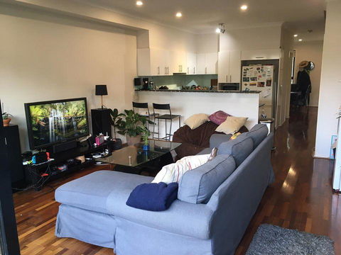 Modern House Close To Sydneys Vibrant Newtown Area - Accommodation Bookings 1