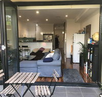 Modern house close to Sydneys vibrant Newtown area - Accommodation Bookings