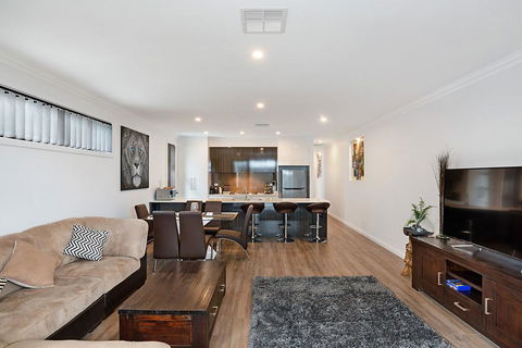Modern Luxury At Christies Beach - Accommodation Bookings 3