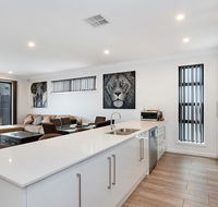 Modern Luxury at Christies Beach