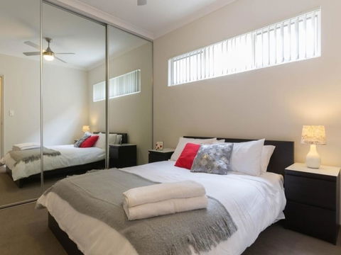Modern Neat Convenient Apartment Close To Airport - Accommodation Bookings 0
