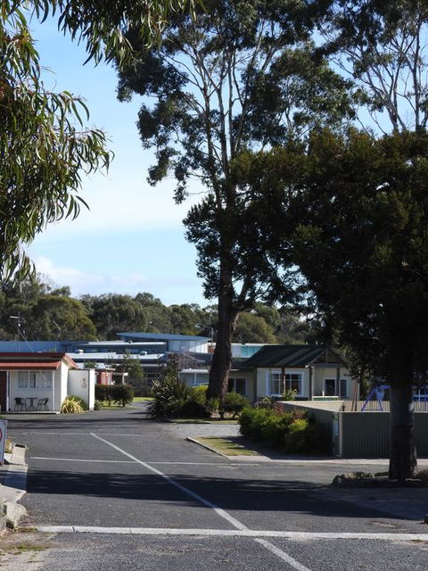 Moomba Holiday And Caravan Park - Accommodation Bookings 0