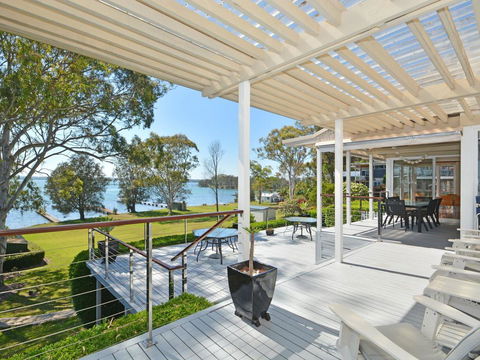 Morisset Memories - Accommodation Bookings 1