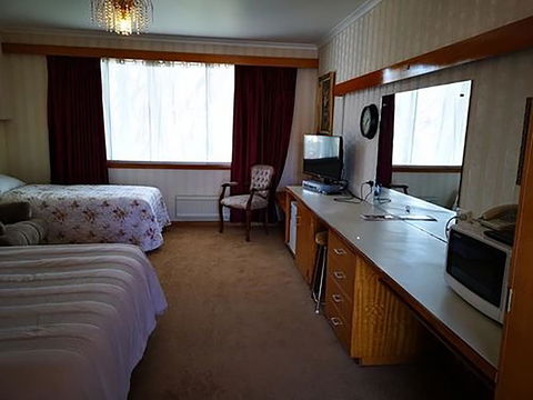 Motel Mayfair On Cavell - Accommodation Bookings 1