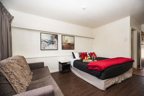 Motel Oasis - Accommodation Bookings 1