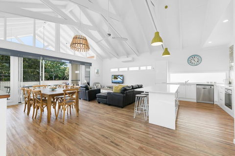 Mudjimba Island Beach House - Accommodation Bookings 0