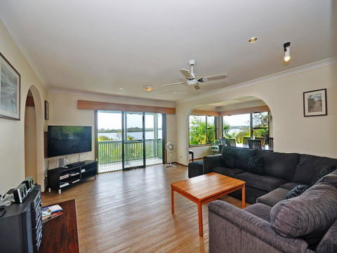 Myall Manor - Accommodation Bookings 2