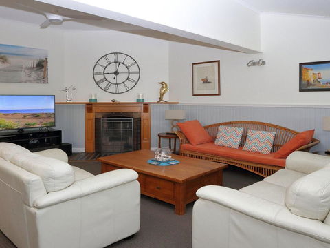 Myall Riverfront Home - Accommodation Bookings 1