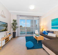 Near Airport  Train Station Stylish Two-Story Apartment - Accommodation Bookings