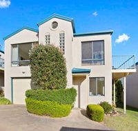 NELSON COVE 2 - Townhouse a Short Walk to Town - Accommodation Bookings