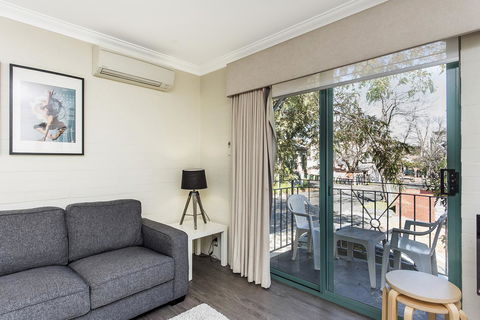 Subiaco Village 30 - Accommodation Bookings 6