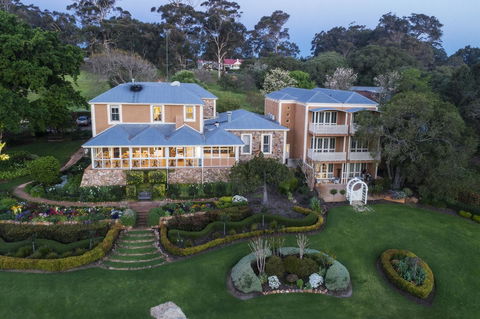 Grand Mercure Basildene Manor - Accommodation Bookings 0
