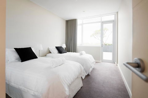 Claremont Quarter Luxury Apartment - Accommodation Bookings 4