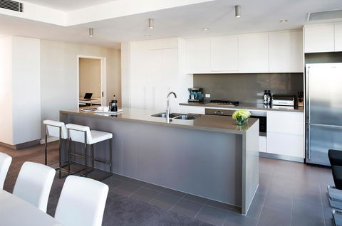 Claremont Quarter Luxury Apartment - Accommodation Bookings 8