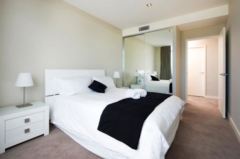Claremont Quarter Luxury Apartment - Accommodation Bookings 6