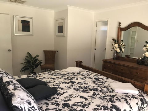Blue Lake Family Retreat - Accommodation Bookings 0