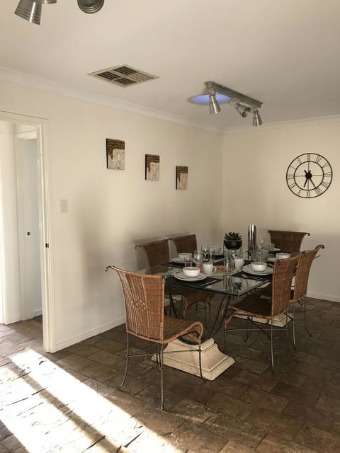 Blue Lake Family Retreat - Accommodation Bookings 10