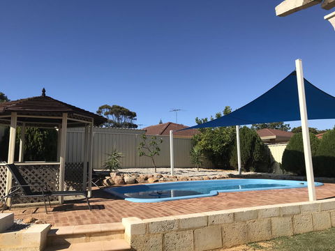 Blue Lake Family Retreat - Accommodation Bookings 3