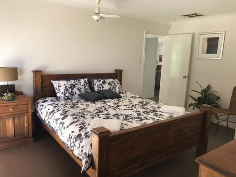 Blue Lake Family Retreat - Accommodation Bookings 6