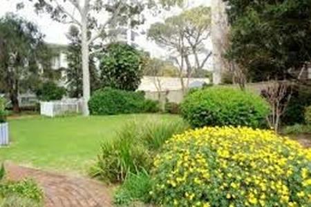 High Tor - Accommodation Bookings 25