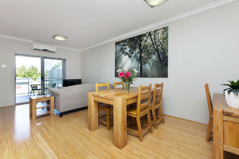 Airport Apartments By Vetroblu - Accommodation Bookings 4