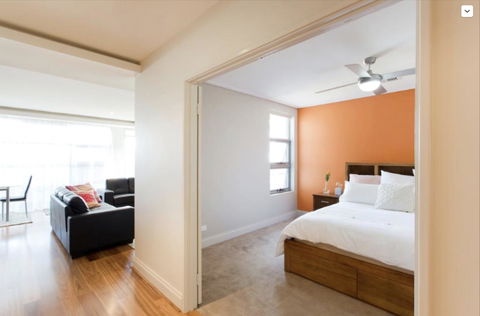 Adele's Luxury South Beach Apartment With King Bed - Accommodation Bookings 4