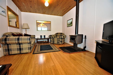 Treenbrook Cottages - Accommodation Bookings 13