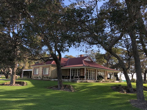 Caves Road Guest Houses - Accommodation Bookings 19