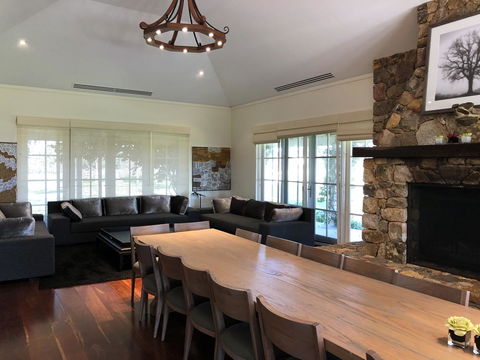 Caves Road Guest Houses - Accommodation Bookings 12