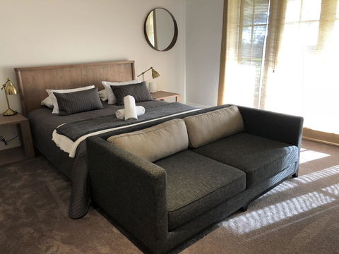 Caves Road Guest Houses - Accommodation Bookings 22
