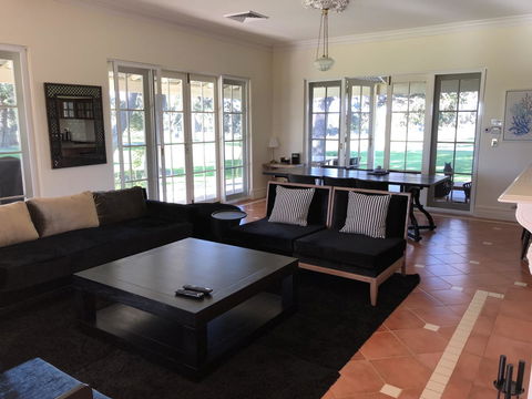 Caves Road Guest Houses - Accommodation Bookings 0