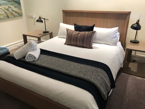 Caves Road Guest Houses - Accommodation Bookings 6