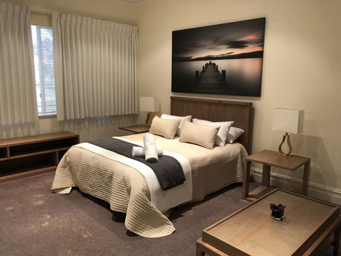 Caves Road Guest Houses - Accommodation Bookings 21