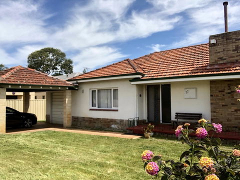 Inglewood Comfort - Accommodation Bookings 9