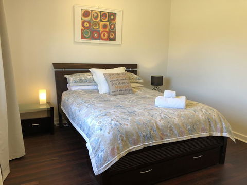 Inglewood Comfort - Accommodation Bookings 7